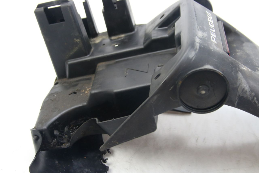 photo de BAVETTE ARRIERE PEUGEOT ZENITH 50 (1994 - 1999) - Points de fixation