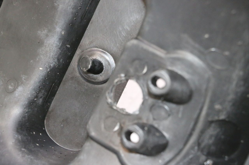 photo de BAVETTE ARRIERE PIAGGIO ZIP IGET 4T 50 (2021 - 2023) - Gros plan technique