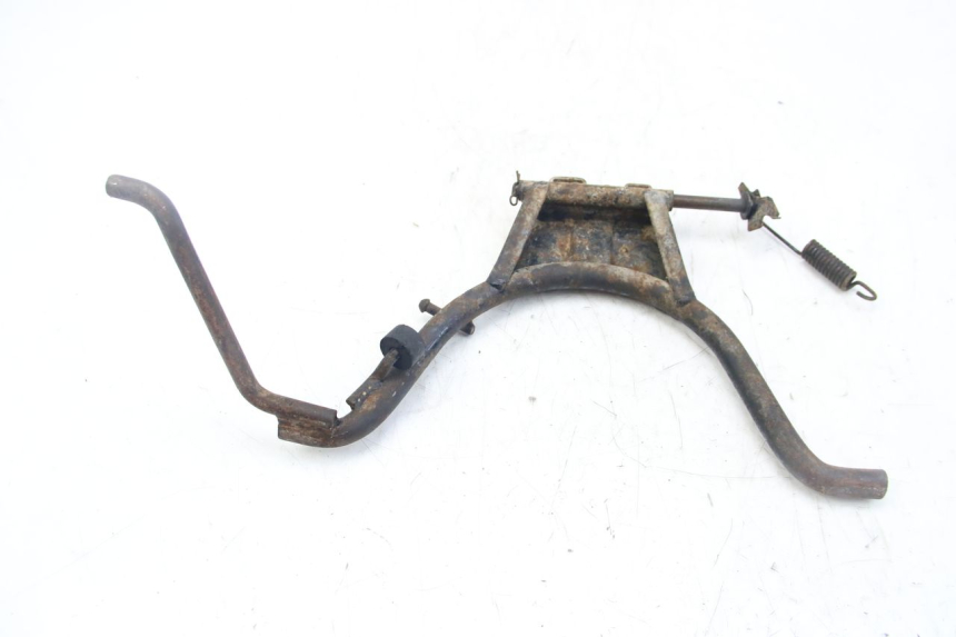 photo de BEQUILLE CENTRALE PGO BIG MAX 50 (2001 - 2009) - Gros plan technique