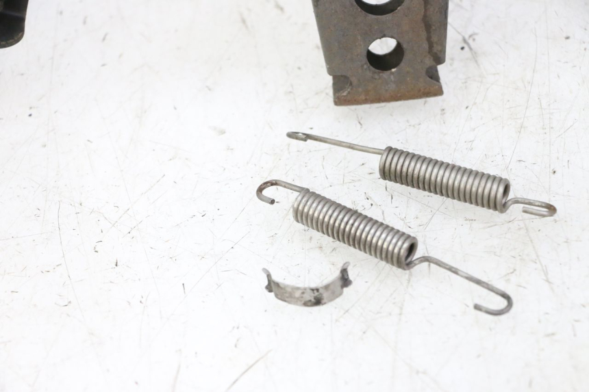 photo de BEQUILLE CENTRALE BMW C1 125 (2000 - 2003) - Détail de la pièce