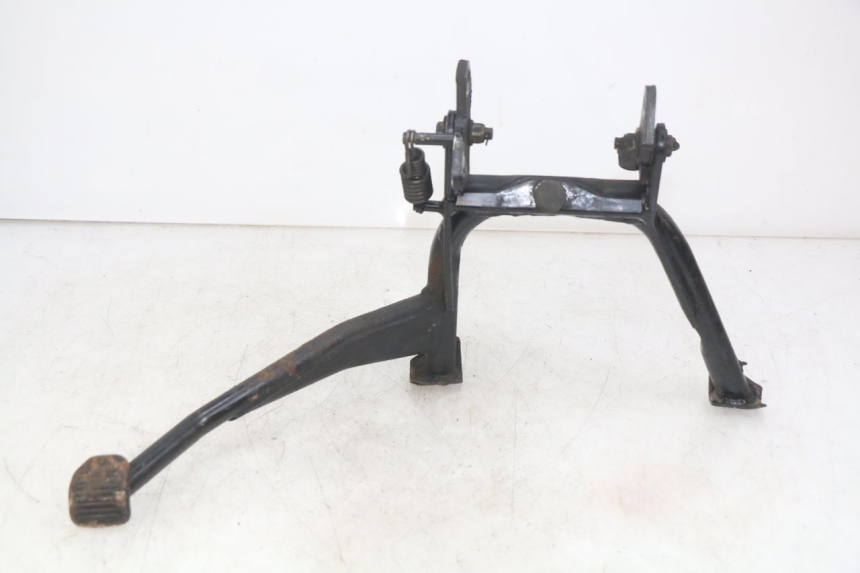 photo de BEQUILLE CENTRALE SUZUKI BURGMAN 650 (2002 - 2004) - Autre angle de vue