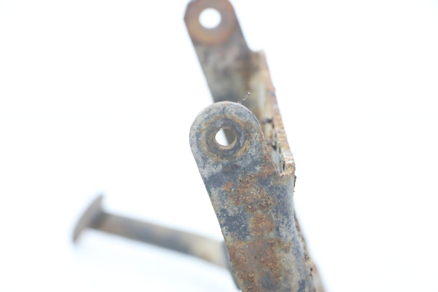 photo de BEQUILLE CENTRALE YAMAHA CYGNUS X 125 (2004 - 2007) - Points de fixation