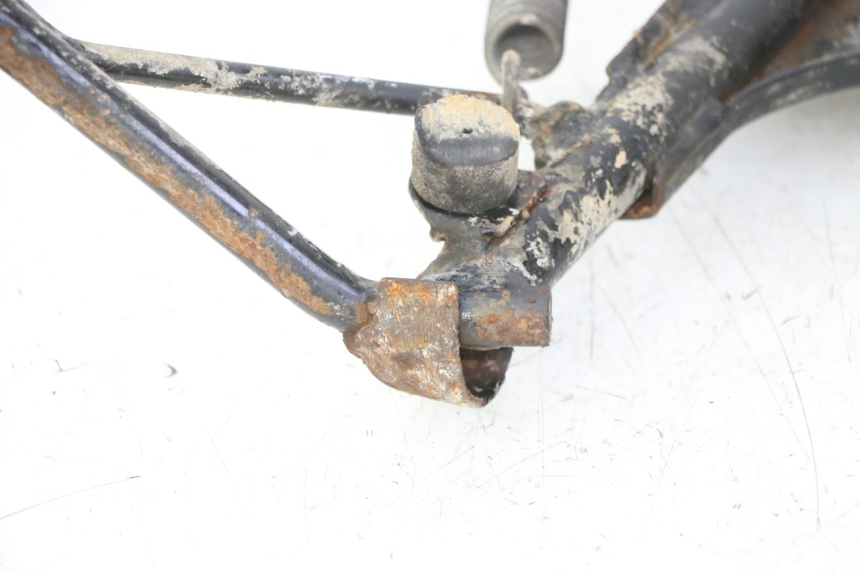 photo de BEQUILLE CENTRALE PEUGEOT ELYSTAR 50 (2002 - 2014) - Gros plan technique