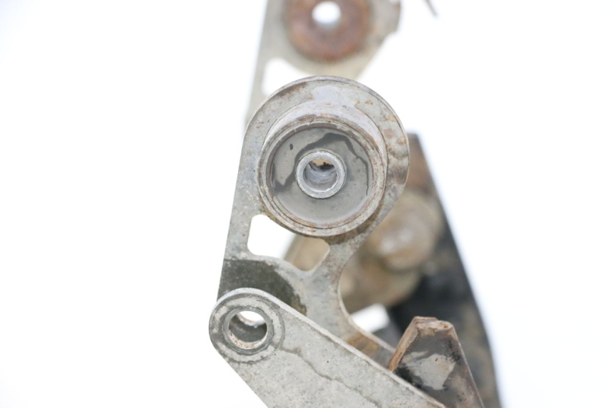 photo de BEQUILLE CENTRALE YAMAHA FJR 1300 (2001 - 2005) - Gros plan technique