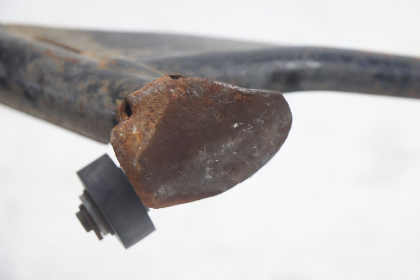 photo de BEQUILLE CENTRALE HONDA FJS SILVER WING SILVERWING 400 (2005 - 2008) - Points de fixation