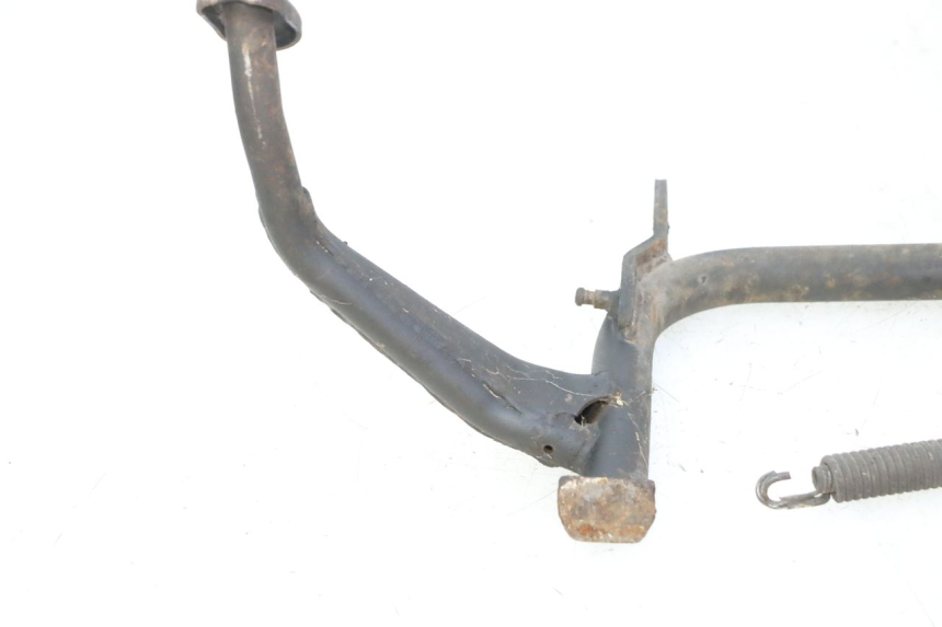 photo de BEQUILLE CENTRALE KYMCO GRAND DINK 125 (2002 - 2007) - Gros plan technique