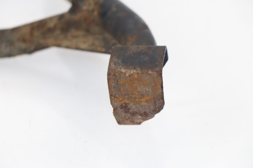 photo de BEQUILLE CENTRALE SUZUKI GSX F GSXF 750 (1988 - 1998) - Gros plan technique