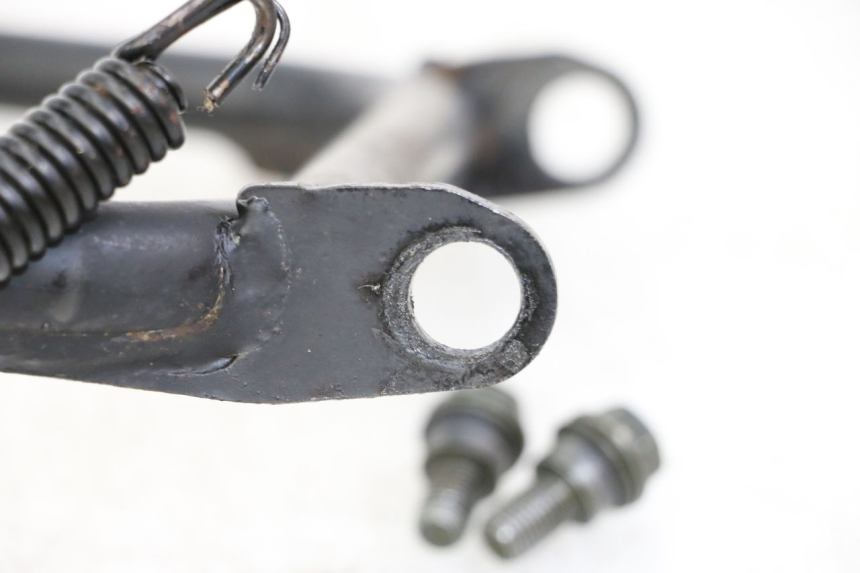 photo de BEQUILLE CENTRALE LONGJIA SHARPY 125 (2020 - 2024) - Zoom état d’usage