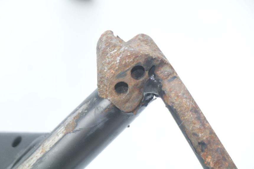 photo de BEQUILLE CENTRALE PEUGEOT LUDIX 2 PRO 4T 50 (2008 - 2013) - Zoom état d’usage