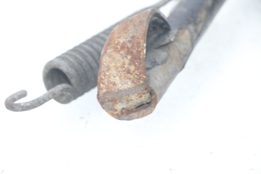 photo de BEQUILLE CENTRALE PEUGEOT LUDIX 50 (2008 - 2017) - Gros plan technique