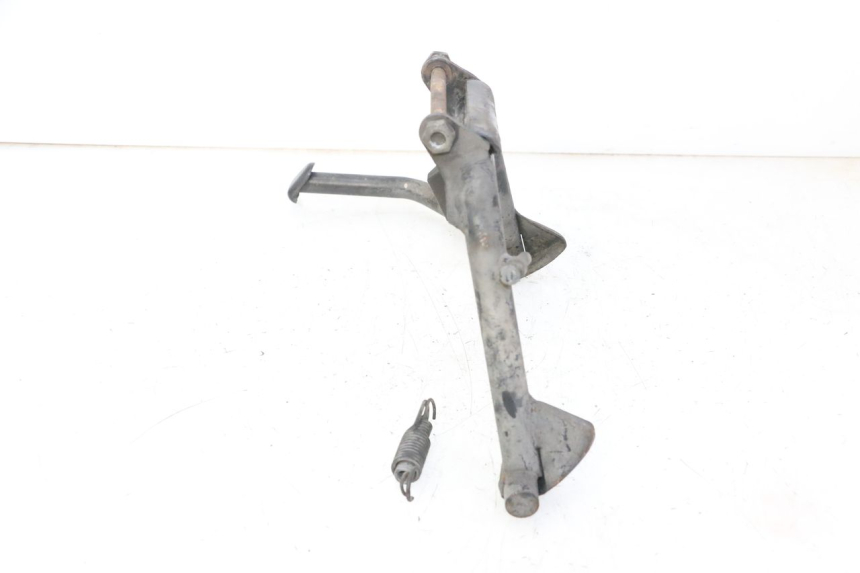 photo de BEQUILLE CENTRALE PIAGGIO MP3 125 (2006 - 2014) - Gros plan technique