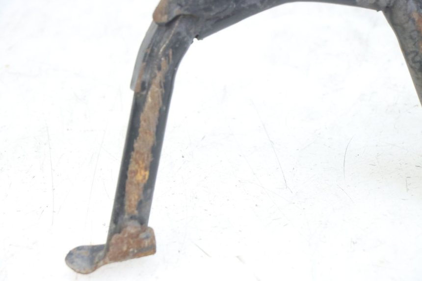 photo de BEQUILLE CENTRALE HONDA PCX (JF47) 125 (2012 - 2013) - Gros plan technique