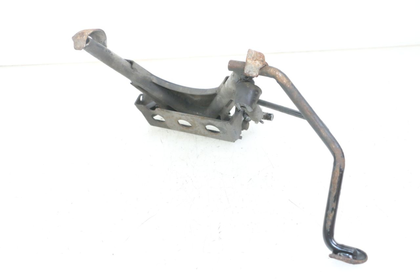 photo de BEQUILLE CENTRALE PEUGEOT SATELIS 125 (2010 - 2012) - Autre angle de vue