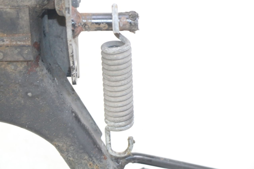 photo de BEQUILLE CENTRALE PEUGEOT SATELIS 125 (2010 - 2012) - Marquages et références