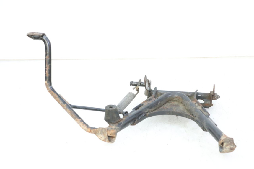 photo de BEQUILLE CENTRALE PEUGEOT SATELIS 125 (2006 - 2009) - Autre angle de vue