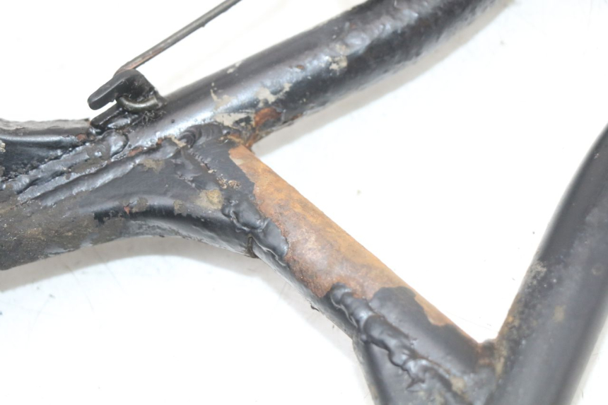 photo de BEQUILLE CENTRALE SUZUKI GS F 500 (2004 - 2007) - État de surface