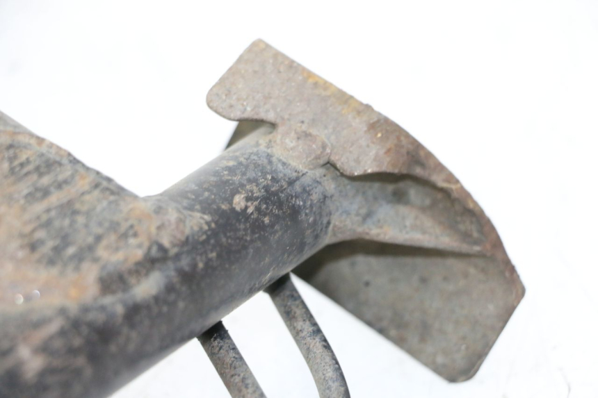 photo de BEQUILLE CENTRALE YAMAHA TDM ABS 900 (2002 - 2014) - Gros plan technique