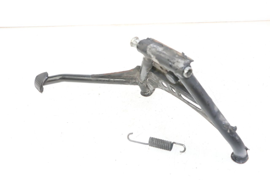 photo de BEQUILLE CENTRALE SUZUKI UH BURGMAN 125 (2002 - 2006) - Points de fixation