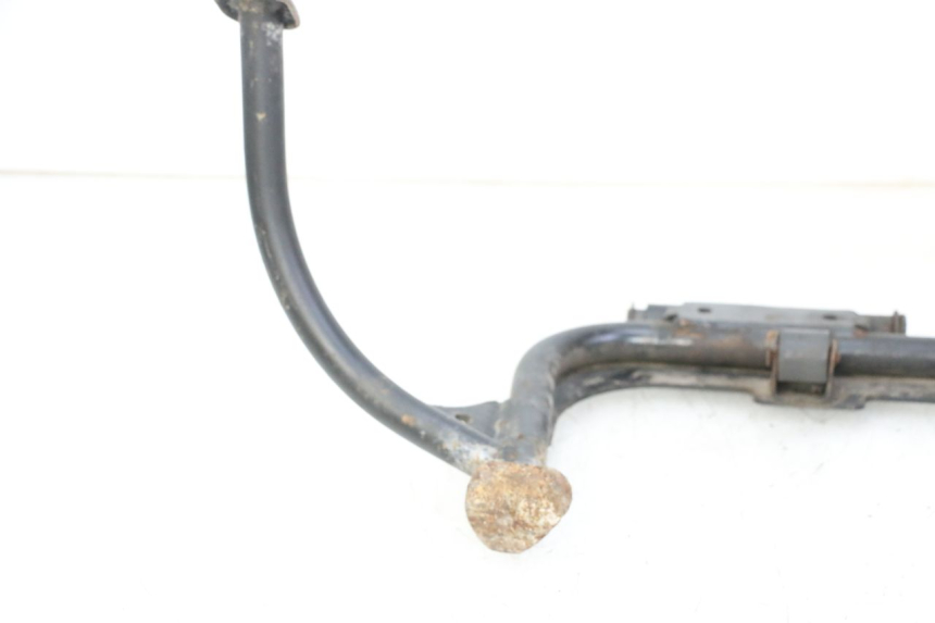 photo de BEQUILLE CENTRALE YAMAHA X-CITY XCITY 125 (2007 - 2013) - Gros plan technique