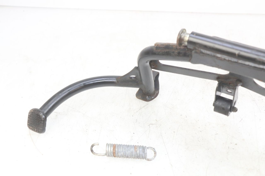 photo de BEQUILLE CENTRALE YAMAHA X-MAX XMAX 125 (2010 - 2013) - Gros plan technique