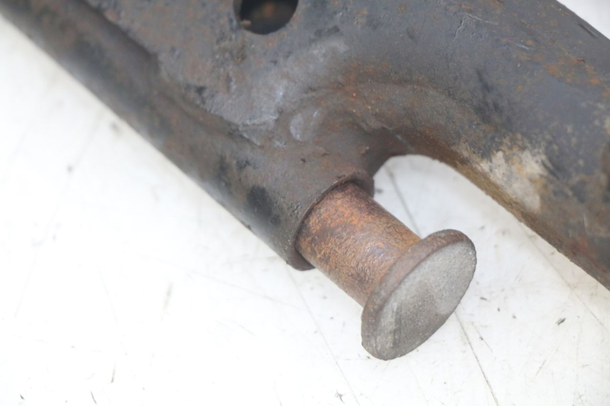 photo de BEQUILLE CENTRALE YAMAHA YP MAJESTY 400 (2004 - 2008) - Zoom état d’usage