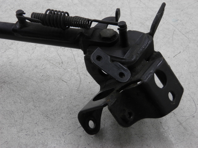 photo de BEQUILLE LATERALE SUZUKI BURGMAN EXECUTIVE 650 (2008 - 2010) - Autre angle de vue