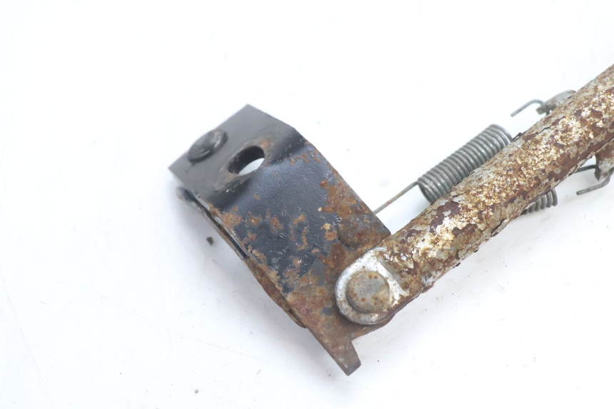 photo de BEQUILLE LATERALE MBK BOOSTER SPIRIT 50 (1996 - 1999) - Autre angle de vue