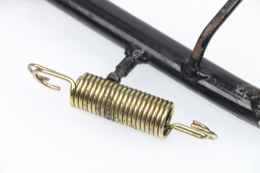 photo de BEQUILLE LATERALE BAOTIAN BT SPEEDROAD 125 (2008 - 2012) - Gros plan technique