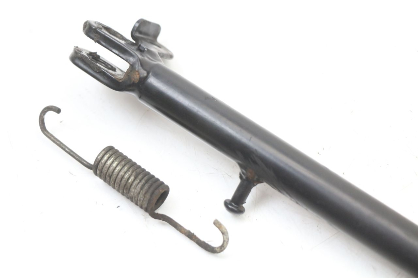 photo de BEQUILLE LATERALE SUZUKI BURGMAN 125 (2007 - 2014) - Détail de la pièce