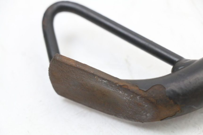 photo de BEQUILLE LATERALE SUZUKI BURGMAN 125 (2007 - 2014) - Gros plan technique