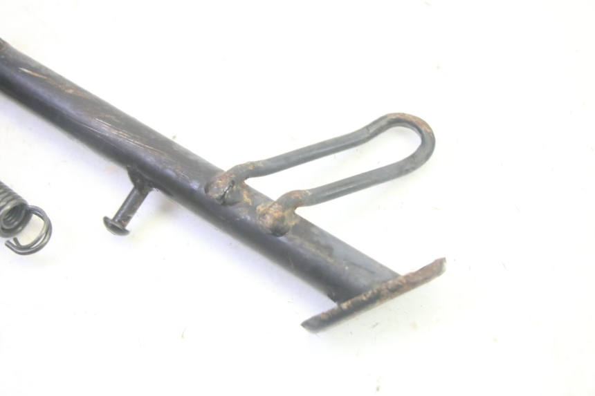 photo de BEQUILLE LATERALE SYM CROX 4T 50 (2016 - 2023) - Gros plan technique