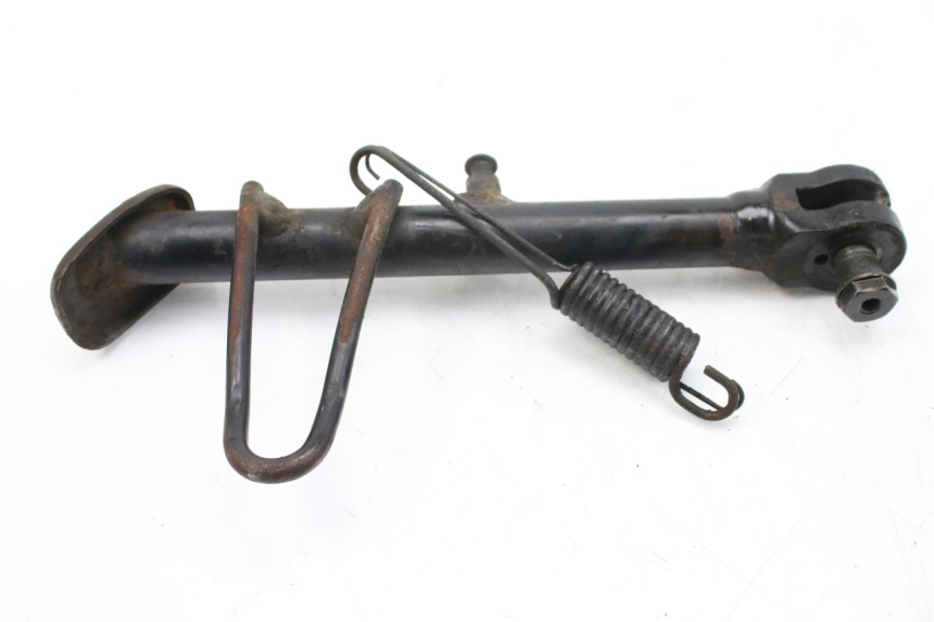 photo de BEQUILLE LATERALE HONDA FES S-WING SWING ABS 125 (2007 - 2015) - Gros plan technique