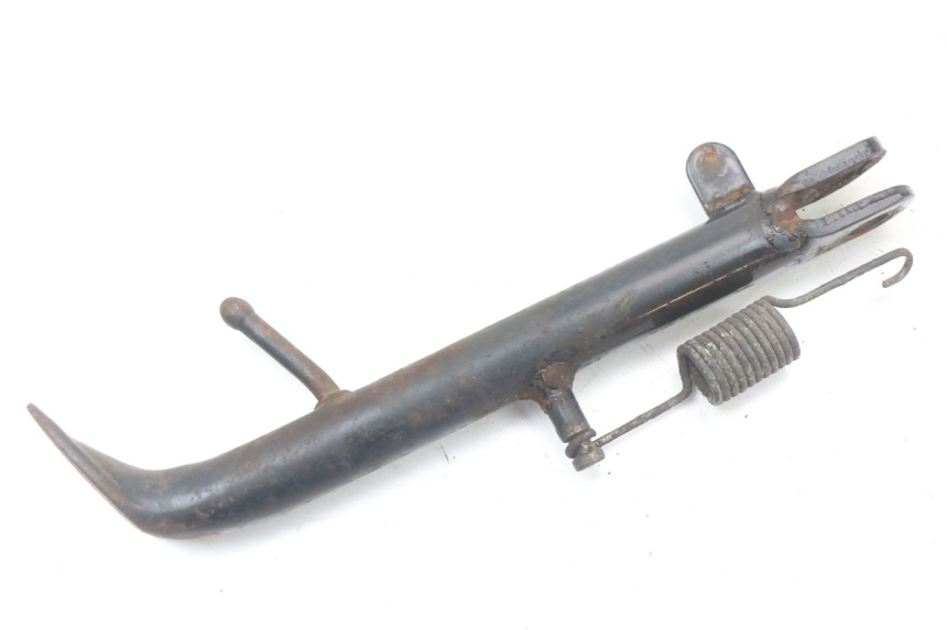 photo de BEQUILLE LATERALE SUZUKI GN 125 (1997 - 2000) - Détail de la pièce