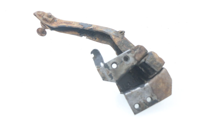 photo de BEQUILLE LATERALE MOTOBECANE LT 125 (1970 - 1975) - Gros plan technique
