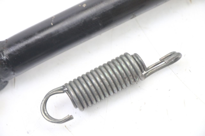 photo de BEQUILLE LATERALE SYM ORBIT III 3 4T 50 (2021 - 2025) - Gros plan technique