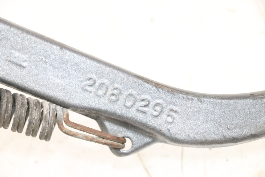 photo de BEQUILLE LATERALE TRIUMPH SPRINT 900 (1995 - 1998) - Détail de la pièce