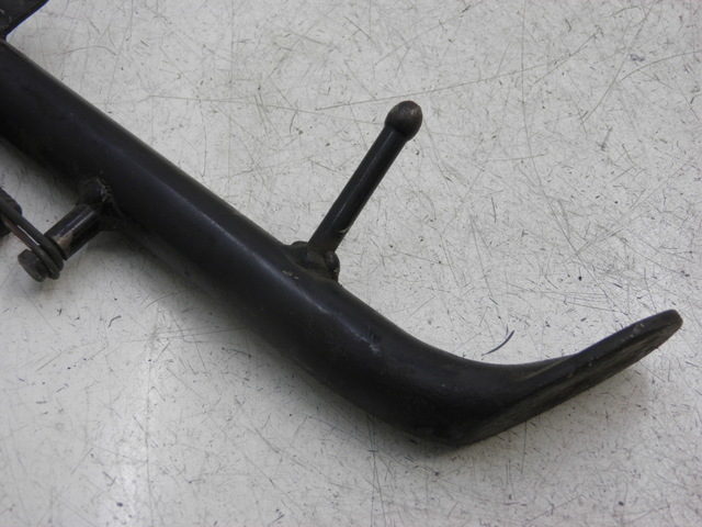photo de BEQUILLE LATERALE SUZUKI TU X TUX VOLTY 125 (1999 - 2001) - Zoom état d’usage