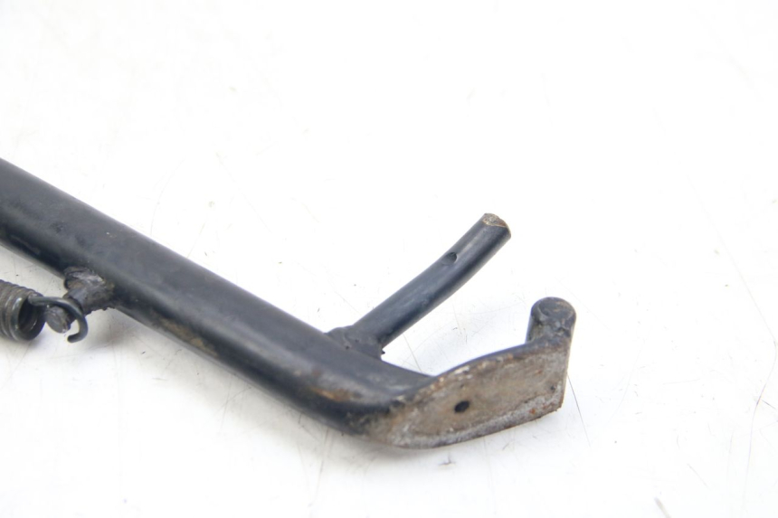 photo de BEQUILLE LATERALE SYM WOLF SB 125 (2011 - 2018) - Détail de la pièce