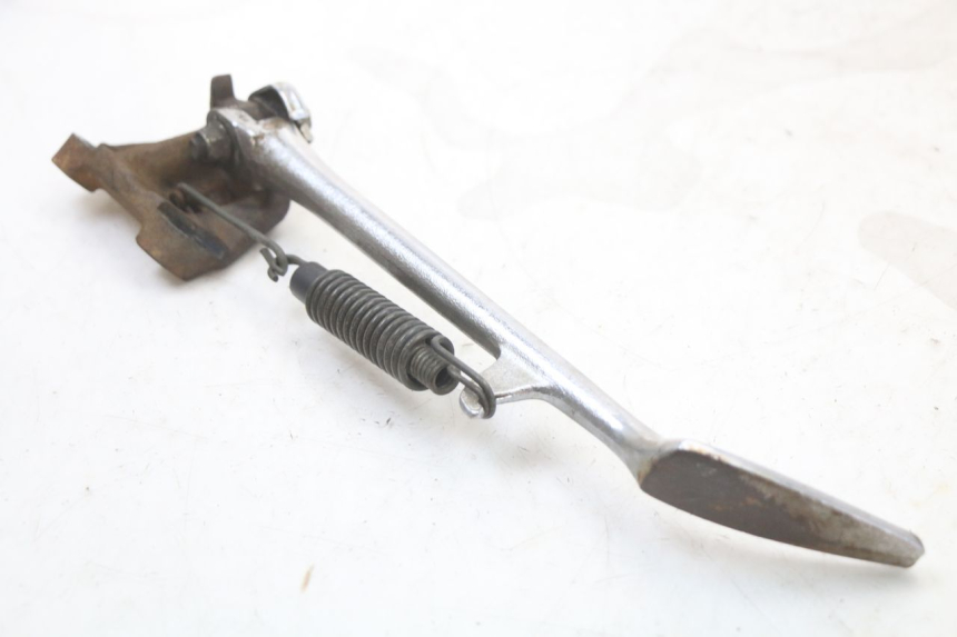 photo de BEQUILLE LATERALE YAMAHA XVS DRAG STAR DRAGSTAR 650 (1997 - 2007) - Détail de la pièce