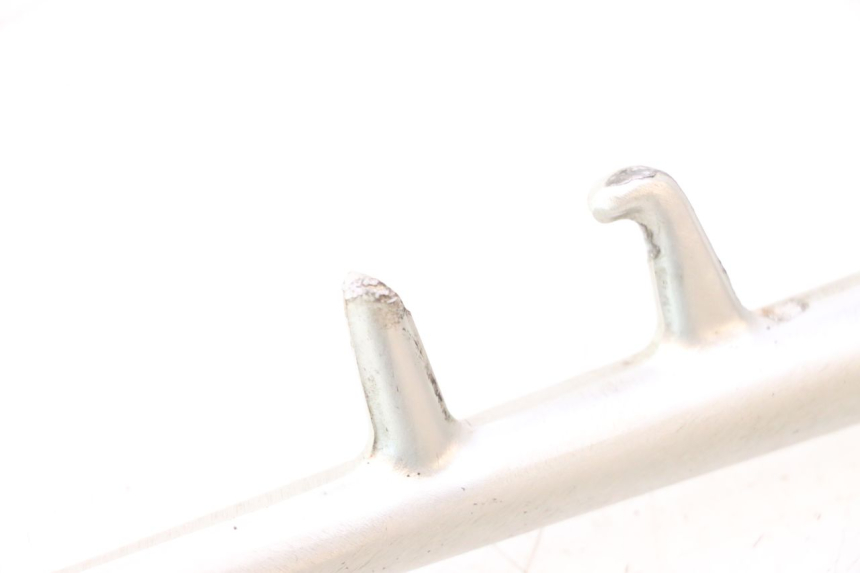 photo de BEQUILLE LATERALE YAMAHA YZF R6 600 (2008 - 2009) - Points de fixation