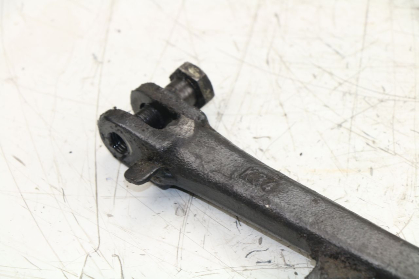 photo de BEQUILLE LATERALE KAWASAKI ZEPHYR 550 (1991 - 1998) - Gros plan technique