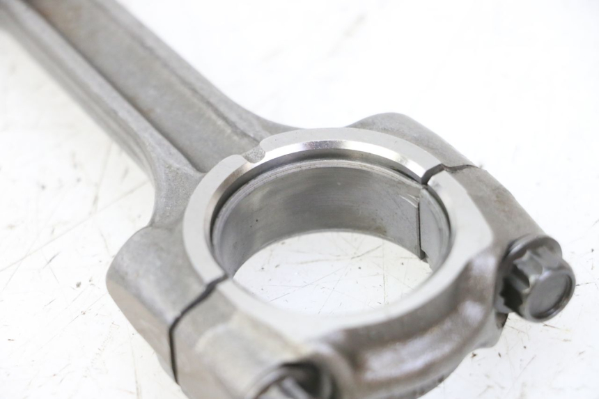 photo de BIELLE SUZUKI GSR 750 (2011 - 2017) - Détail de la pièce