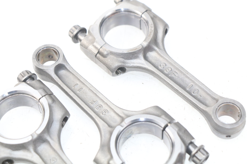 photo de BIELLE SUZUKI GSX-R GSXR 600 (2001 - 2003) - Gros plan technique