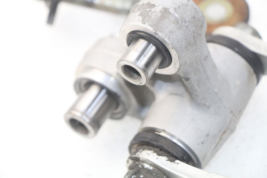 photo de BIELLETTE AMORTISSEUR HYOSUNG COMET GTR 125 (2007 - 2014) - Points de fixation