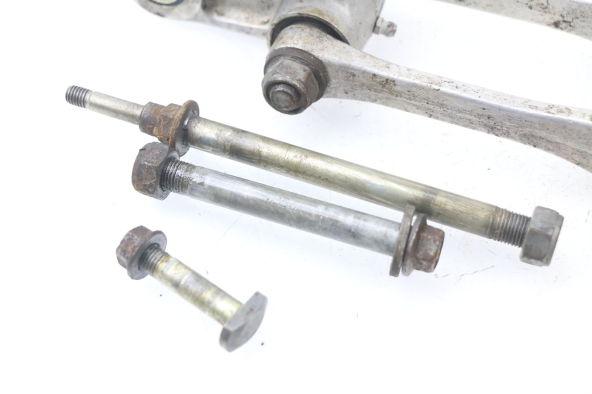 photo de BIELLETTE AMORTISSEUR HONDA CR 125 (2000 - 2001) - Vue d’ensemble