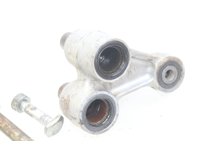 photo de BIELLETTE AMORTISSEUR HONDA CRF CR-F 450 (2005 - 2008) - Gros plan technique