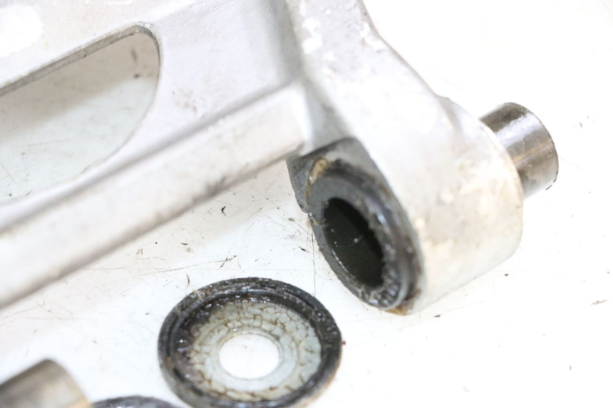 photo de BIELLETTE AMORTISSEUR YAMAHA FJ 36Y 1100 (1984 - 1985) - Détails caractéristiques