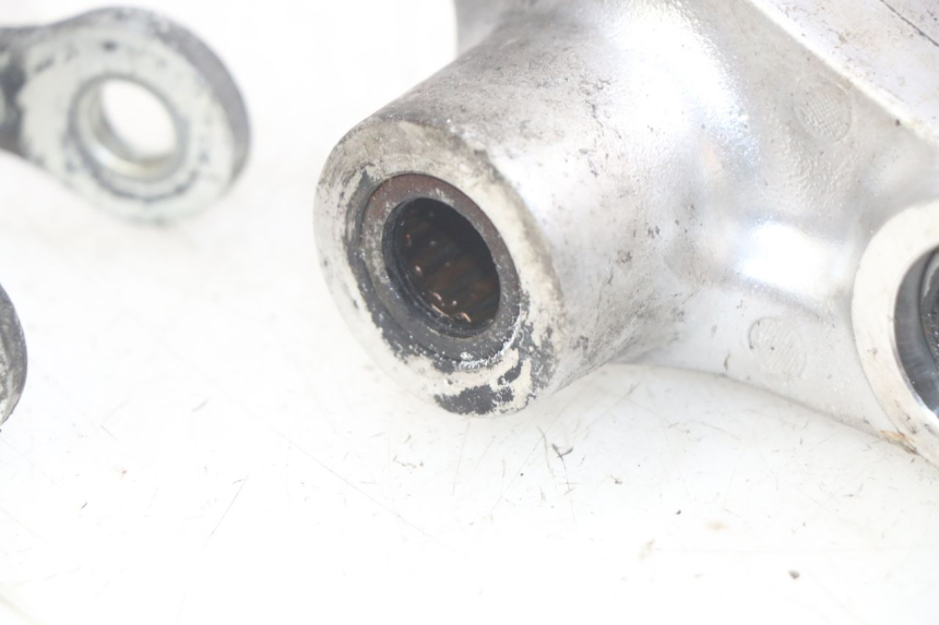 photo de BIELLETTE AMORTISSEUR YAMAHA FZS FAZER 600 (1998 - 2001) - Points de fixation