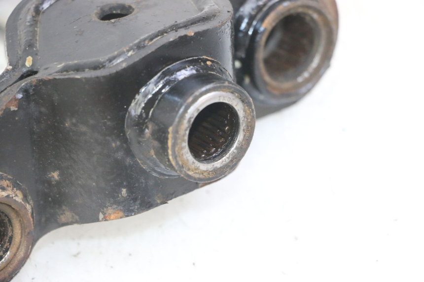 photo de BIELLETTE AMORTISSEUR SUZUKI GS GSE 500 (2001 - 2003) - Gros plan technique