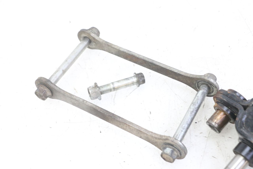 photo de BIELLETTE AMORTISSEUR SUZUKI GS GSE 500 (2001 - 2003) - Points de fixation